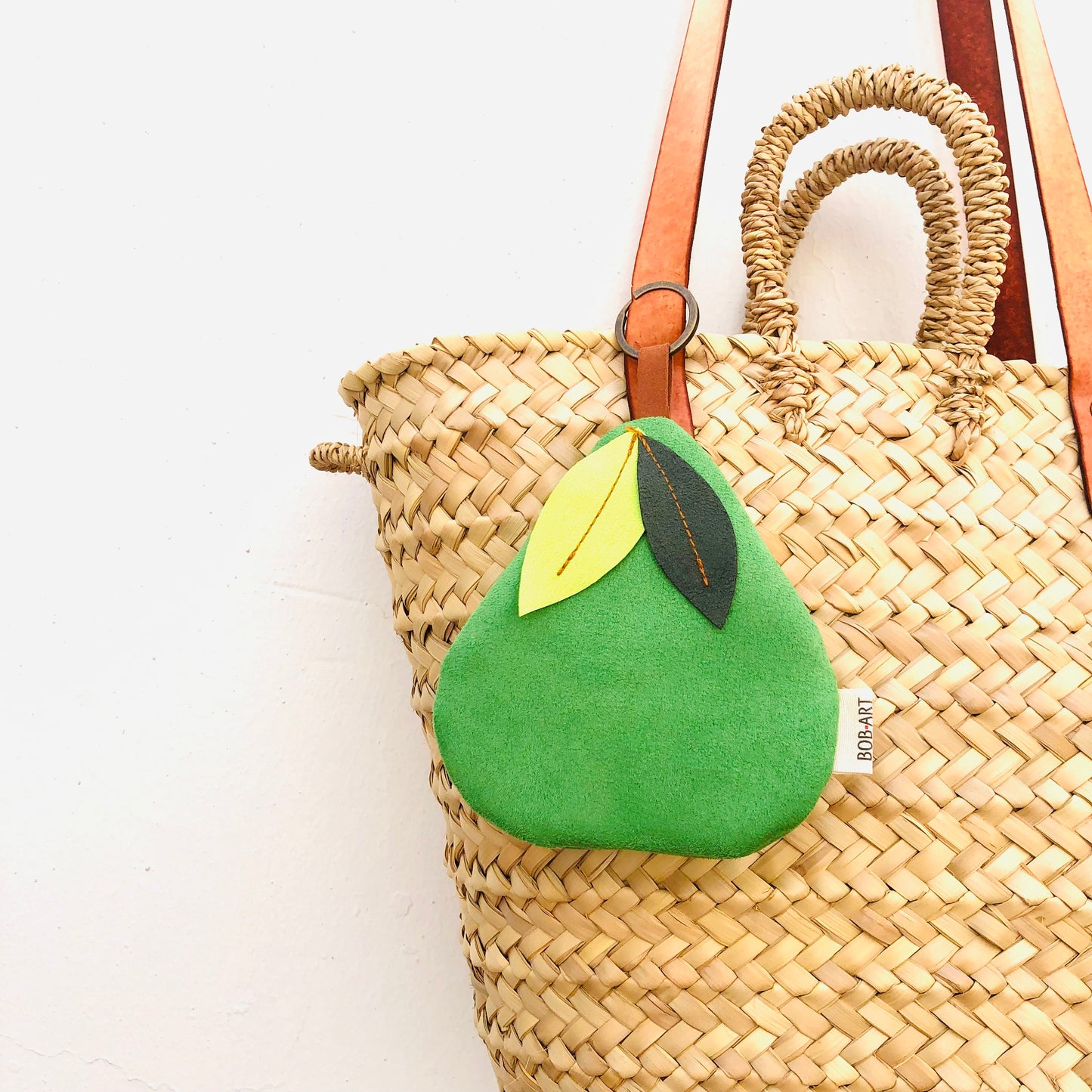 Monedero LLavero Pera Fruitopia Artesanal Sostenible Frontal | Bob Art Monedero LLavero Pera Fruitopia Artesanal Sostenible Frontal | Bob Art