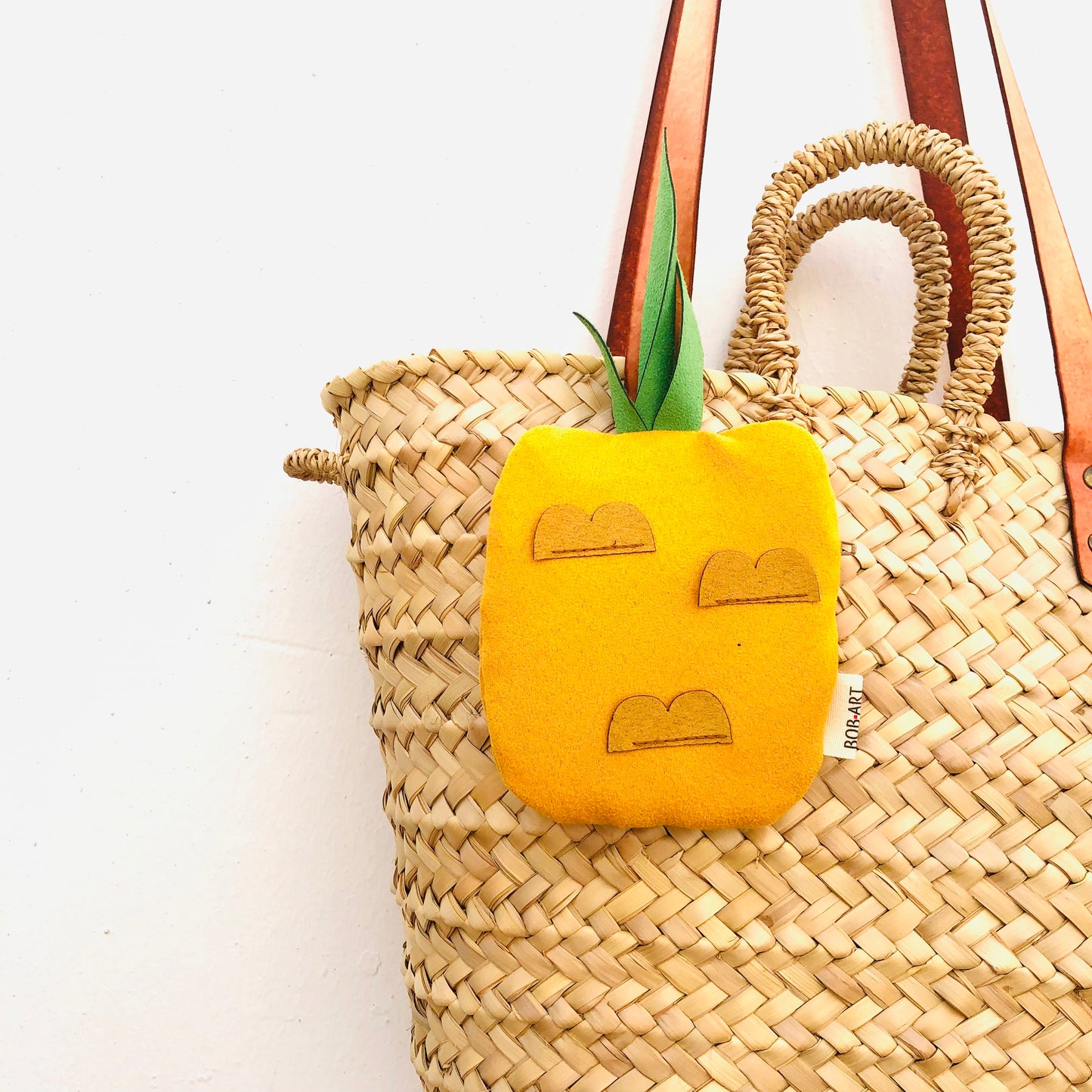 Monedero LLavero Piña Fruitopia Artesanal Sostenible Frontal | Bob Art Monedero LLavero Piña Fruitopia Artesanal Sostenible Frontal | Bob Art